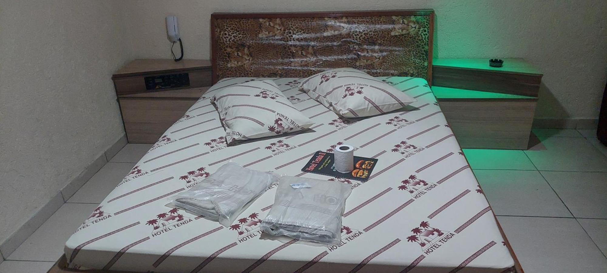 Hotel Tenda 2 Гуарульюс Экстерьер фото